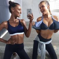 awkward moments for celebrities 44 pics.html - 44 HD Photos | Premium Gallery 2011