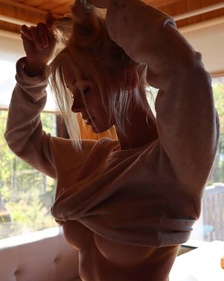 A Little Underboob Won’t Hurt