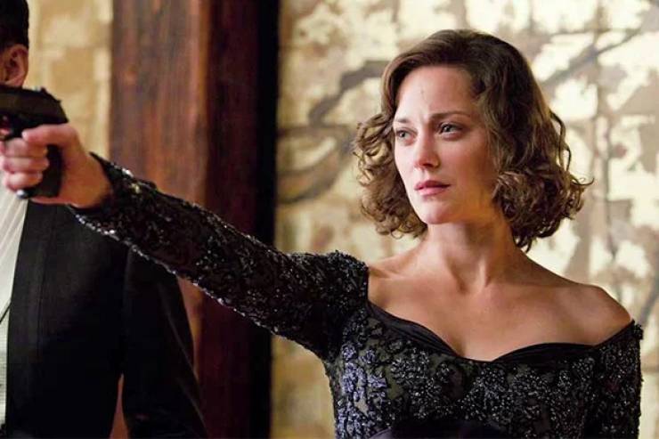 Hottest “Experienced” Women In Movies