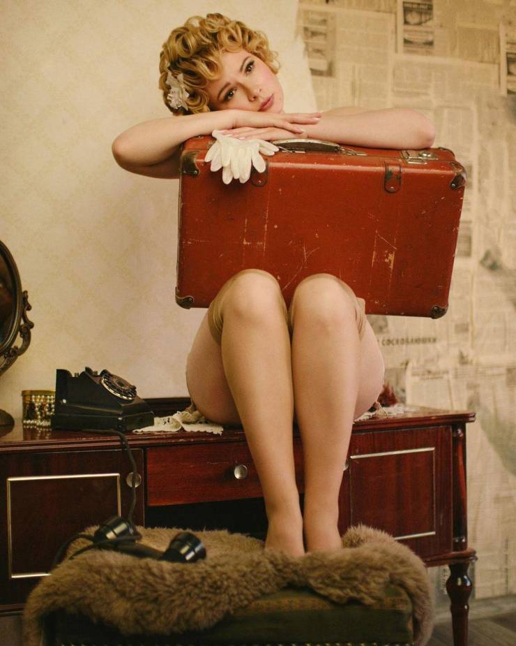 This Russian Cosplay Girl Knows Her Stuff!