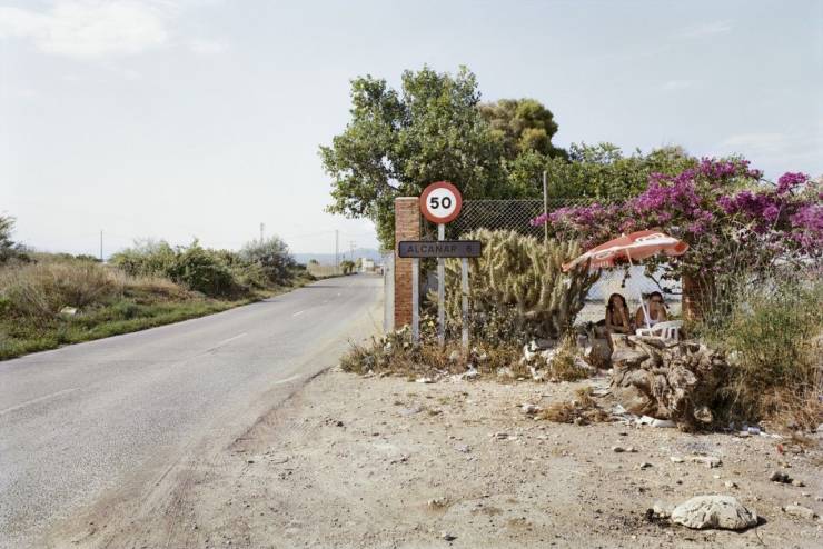 “The Waiting Game” – Powerful Photo Project About Spanish Prostitutes