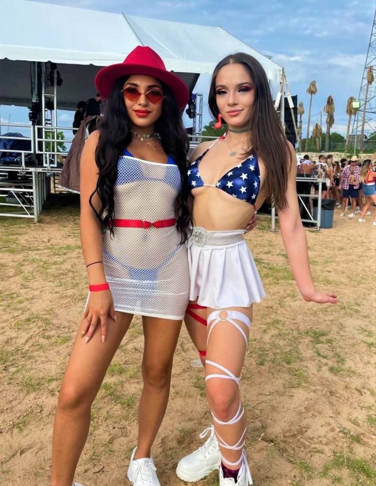 Here Are Some Music Festival Girls!