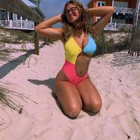 braless girls let their boobs hang free 54 pics.html - 54 HD Photos | Premium Gallery 2016