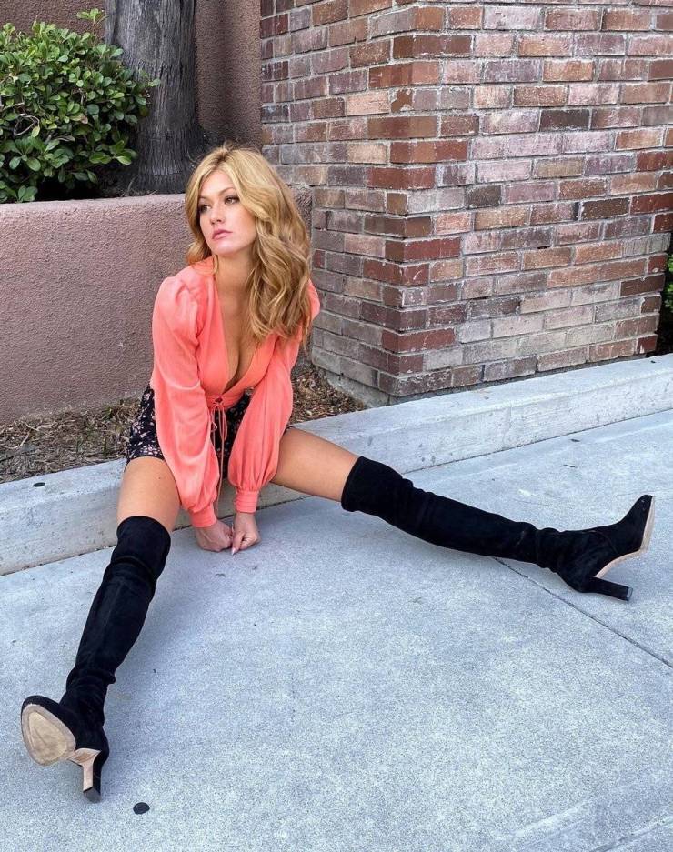 Sexy Girls With Beautiful Long Legs