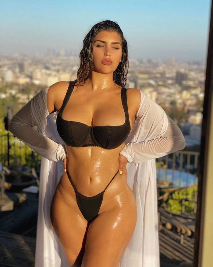 Insane Hip:Waist Ratios!