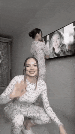 hot girls are here for you 42 gifs 5.html - 1 HD GIF | Premium Gallery 2022