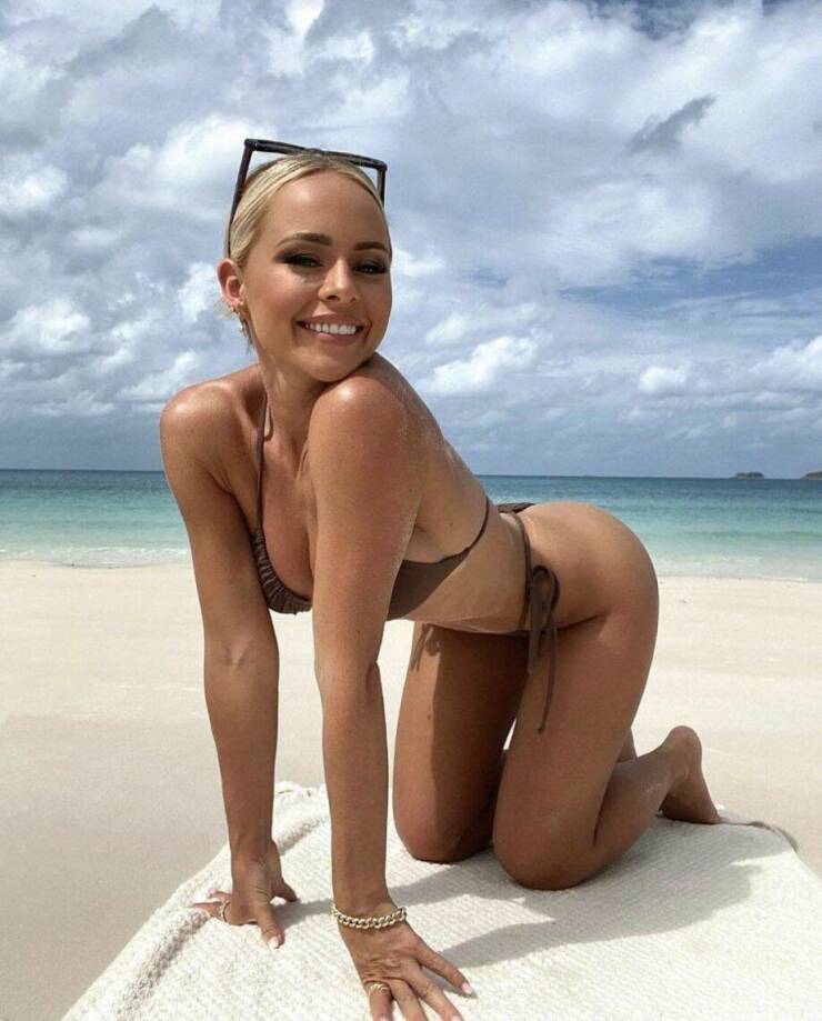 Beautiful Summer Loving Bikini Girls