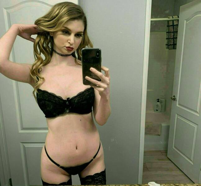 Girls In Sexy Lingerie