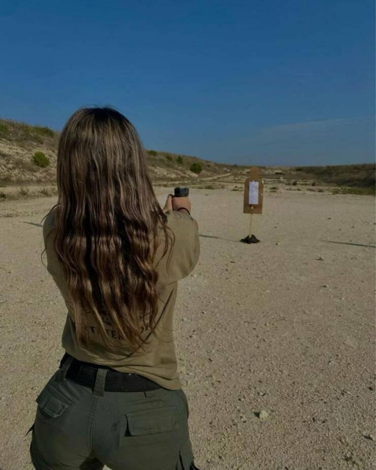 Israeli Army Girls With And Without Their Uniforms