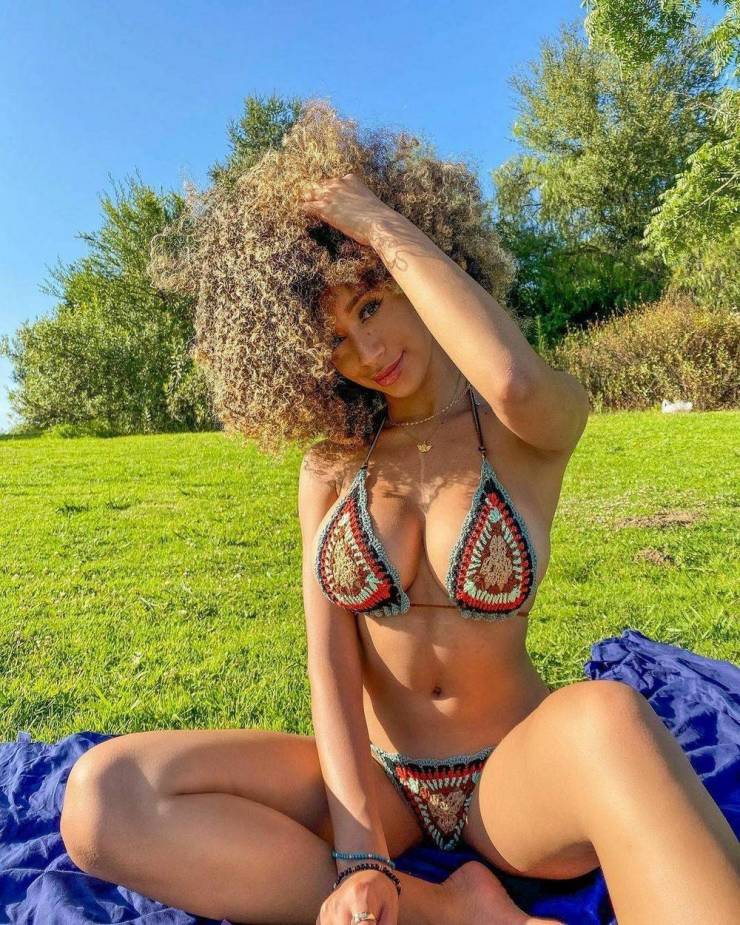 bikini girls dont leave us 51 pics 12.html - 51 HD Photos | Premium Gallery 2022