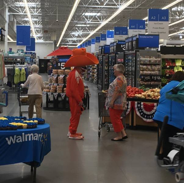 walmart is a wild place 44 pics 15.html - 44 HD Photos | Premium Gallery 2022