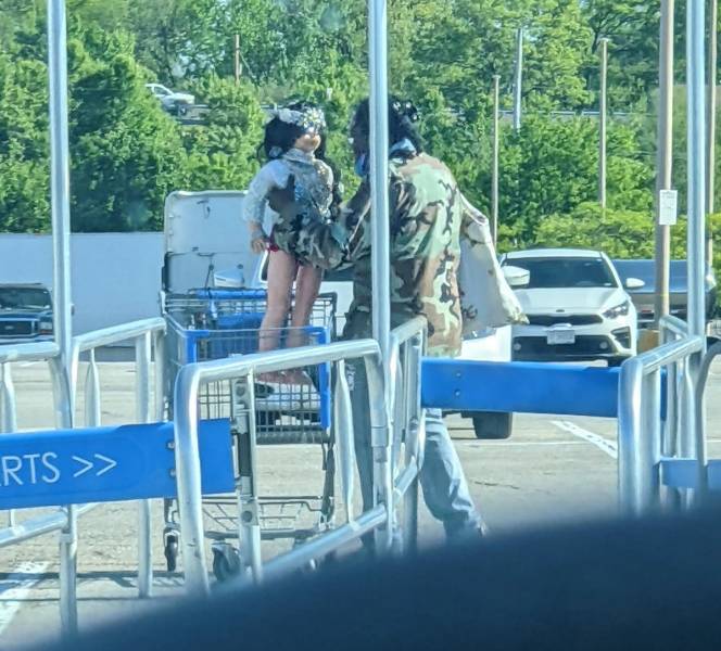 walmart is a wild place 44 pics 15.html - 44 HD Photos | Premium Gallery 2022