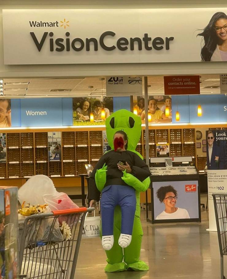 walmart is a wild place 44 pics 15.html - 44 HD Photos | Premium Gallery 2022