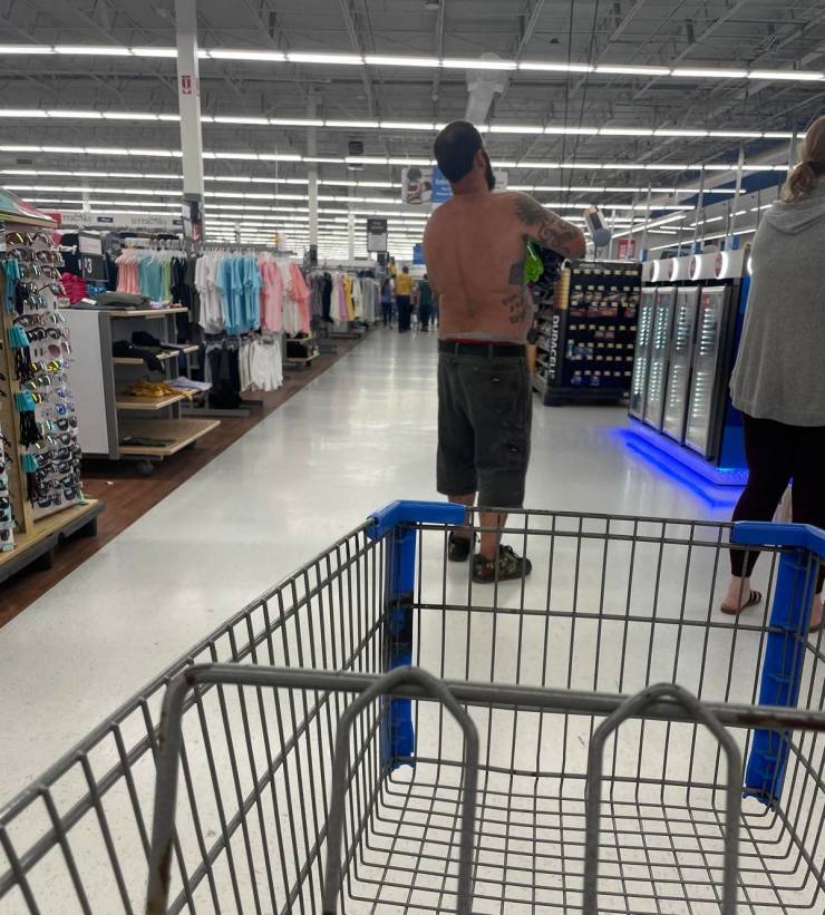 walmart is a wild place 44 pics 15.html - 44 HD Photos | Premium Gallery 2022