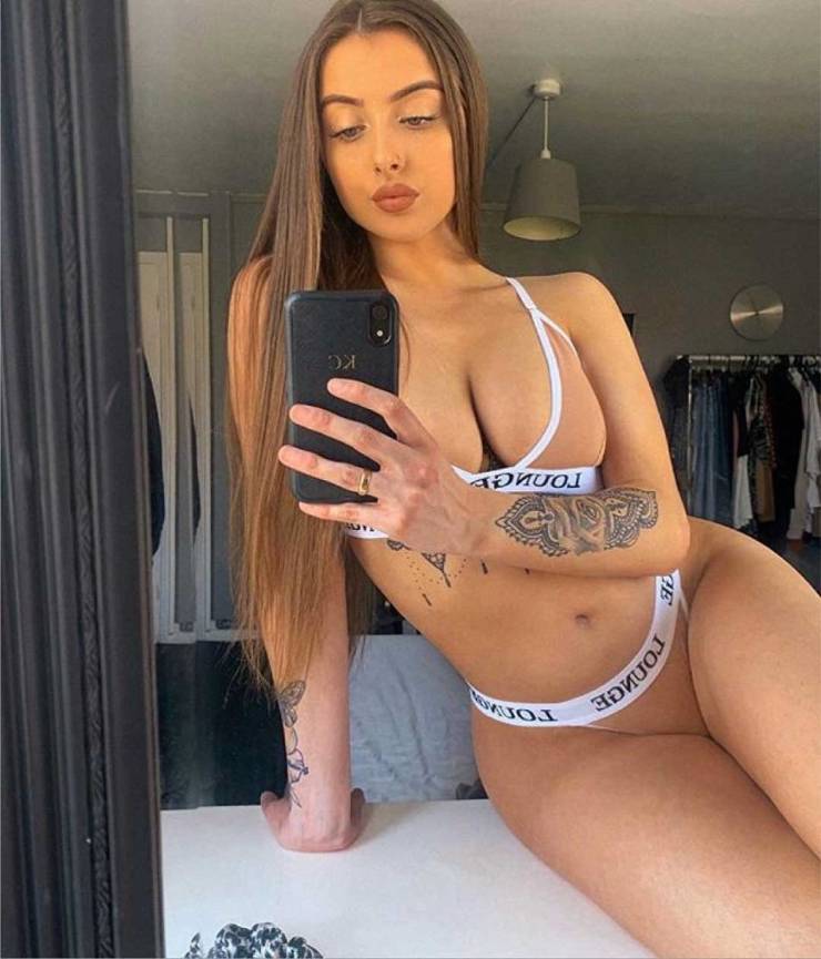 whats in the mirror 48 pics 21.html - 48 HD Photos | Premium Gallery 2022