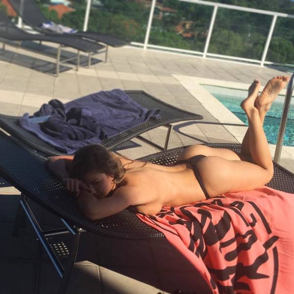 Sweet, Sweet Sideboobs