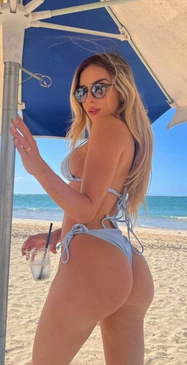 Sweet, Sweet Sideboobs