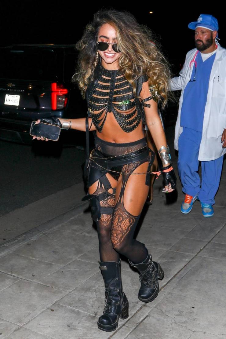 Sommer Ray’s Sexy Outfit