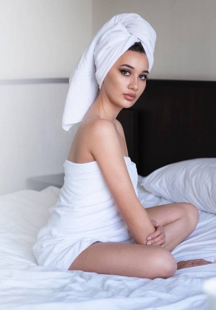 whats under the towel 40 pics 4.html - 40 HD Photos | Premium Gallery 2022