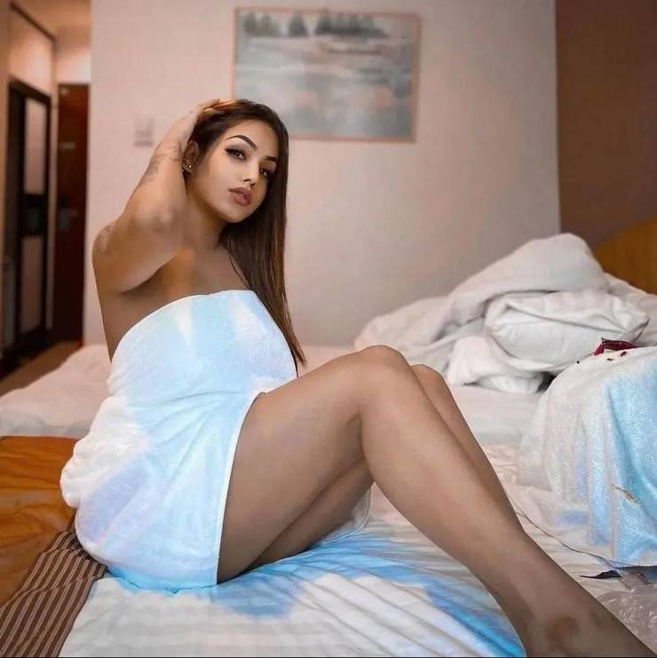 whats under the towel 40 pics 4.html - 40 HD Photos | Premium Gallery 2022