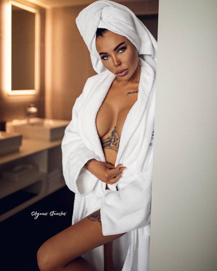 whats under the towel 40 pics 4.html - 40 HD Photos | Premium Gallery 2022