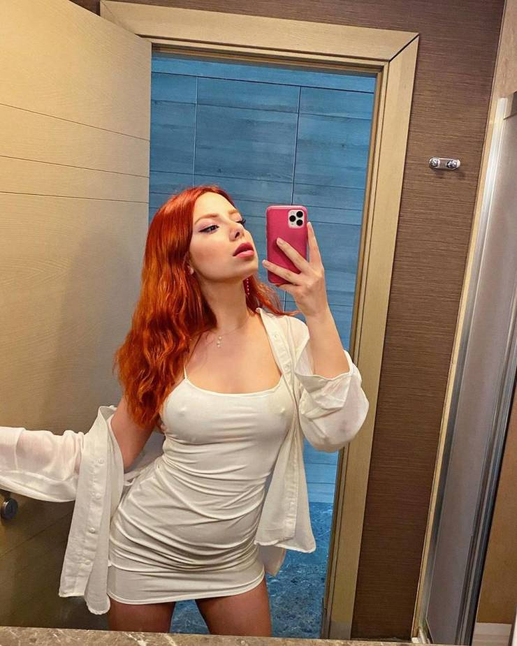 whats in the mirror 48 pics 10.html - 48 HD Photos | Premium Gallery 2022