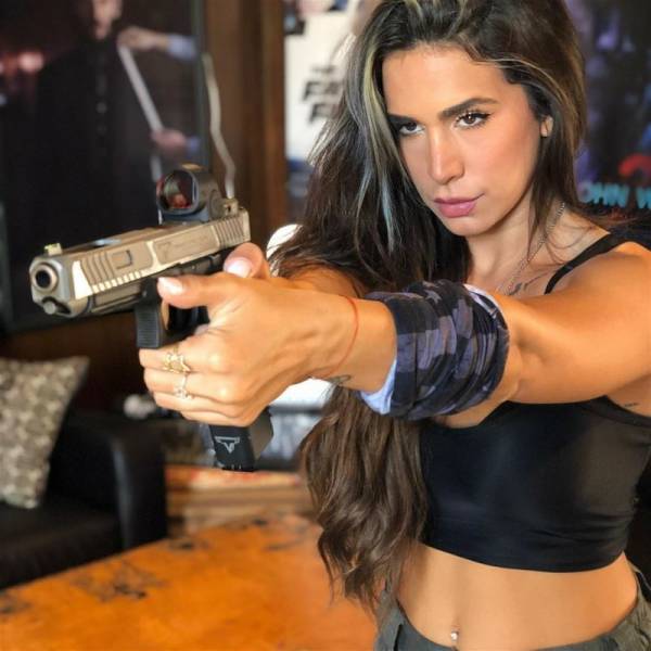 sexy girls with some serious firearms 56 pics 3.html - 56 HD Photos | Premium Gallery 2022