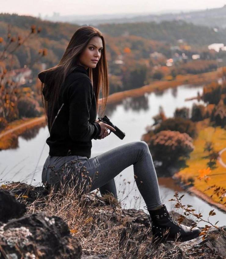 sexy girls with some serious firearms 56 pics 3.html - 56 HD Photos | Premium Gallery 2022