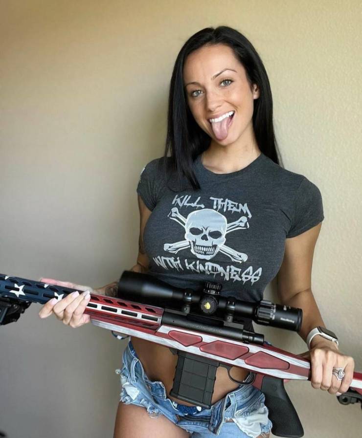 sexy girls with some serious firearms 56 pics 3.html - 56 HD Photos | Premium Gallery 2022