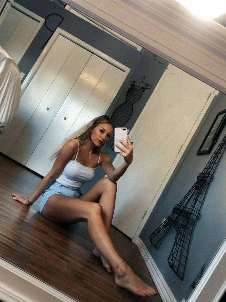 whats in the mirror 47 pics 5.html - 47 HD Photos | Premium Gallery 2022