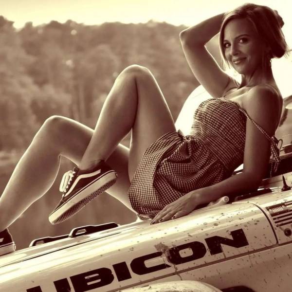 These Are Some Beautiful Ladies!