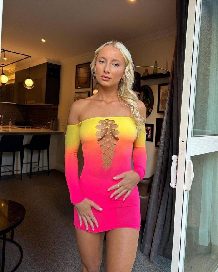 oh my those tight dresses 50 pics 2.html - 50 HD Photos | Premium Gallery 2023