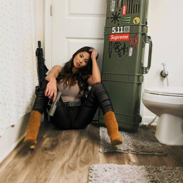 Big Guns And Sexy Girls