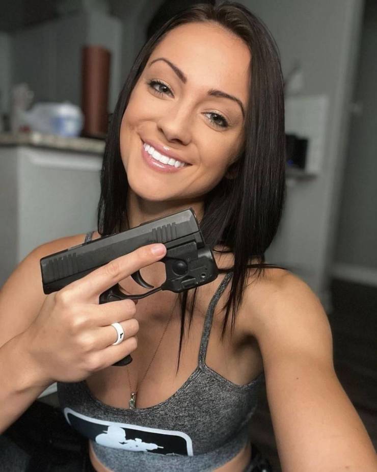 Big Guns And Sexy Girls