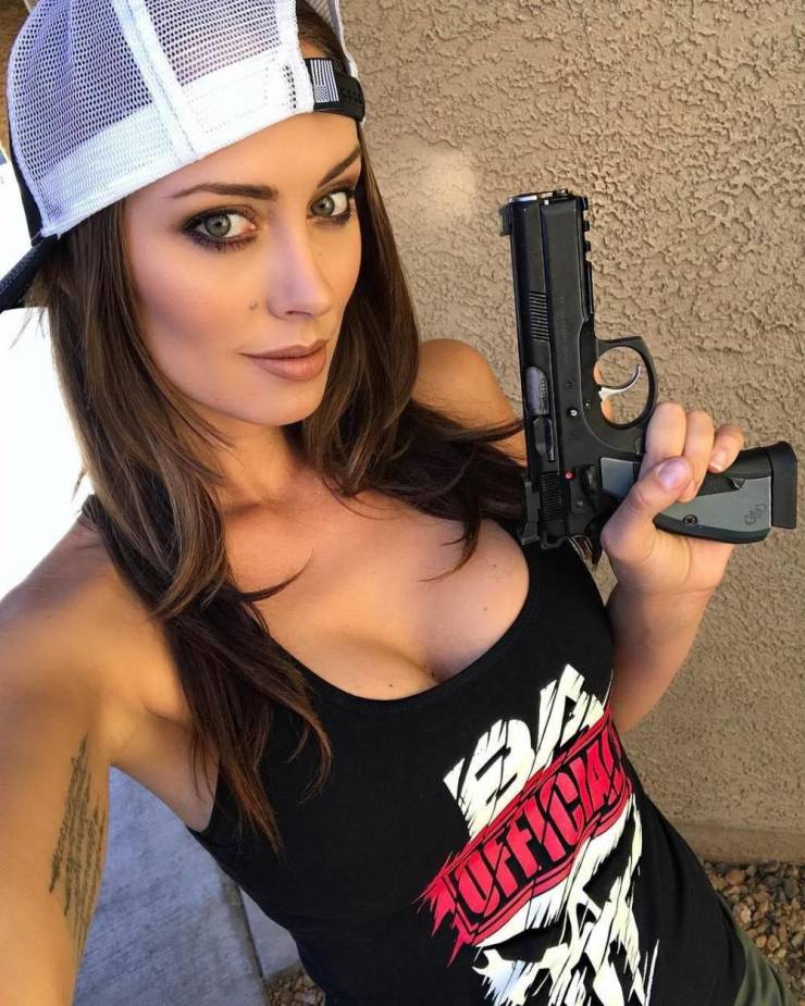 Big Guns And Sexy Girls