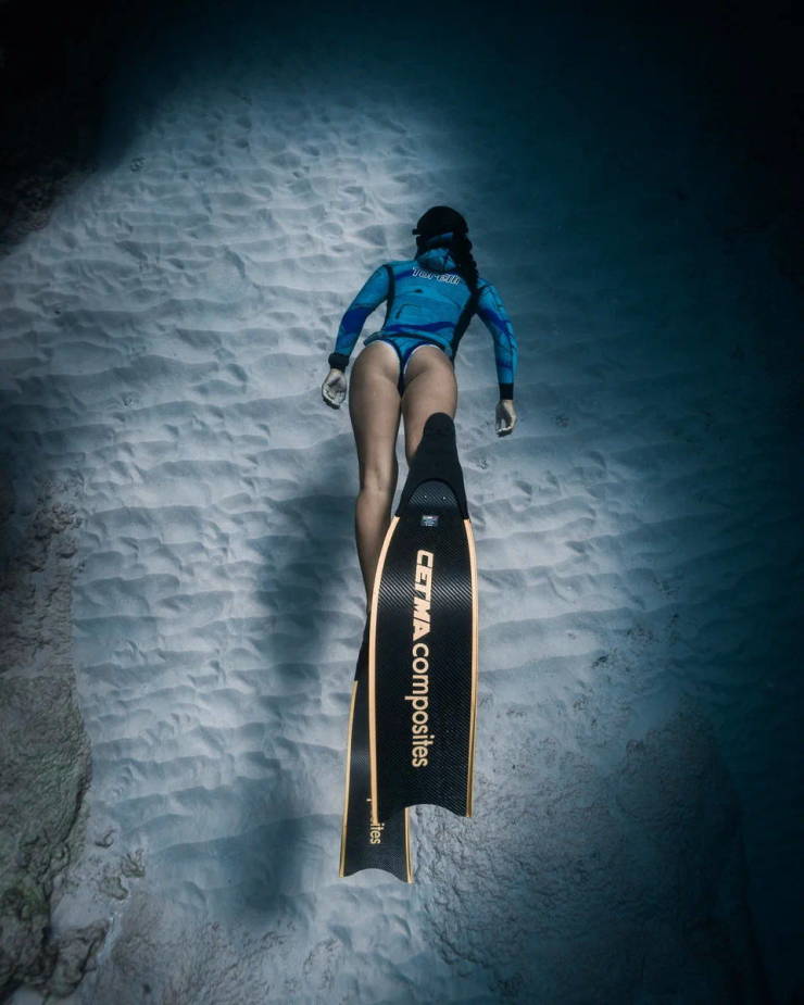 Girls Underwater photographed By John Kowitz