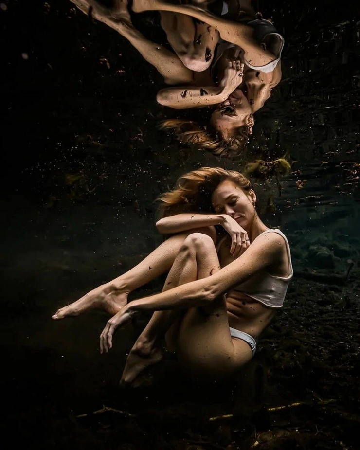 Girls Underwater photographed By John Kowitz