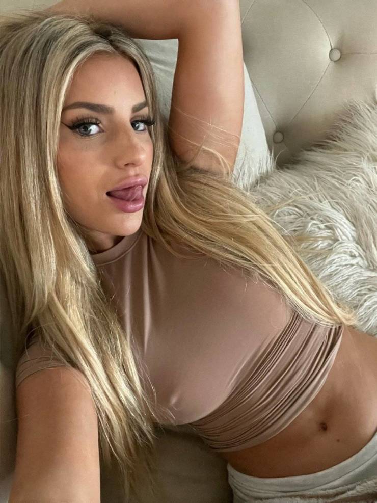 tongues out 46 pics 21.html - 46 HD Photos | Premium Gallery 2023