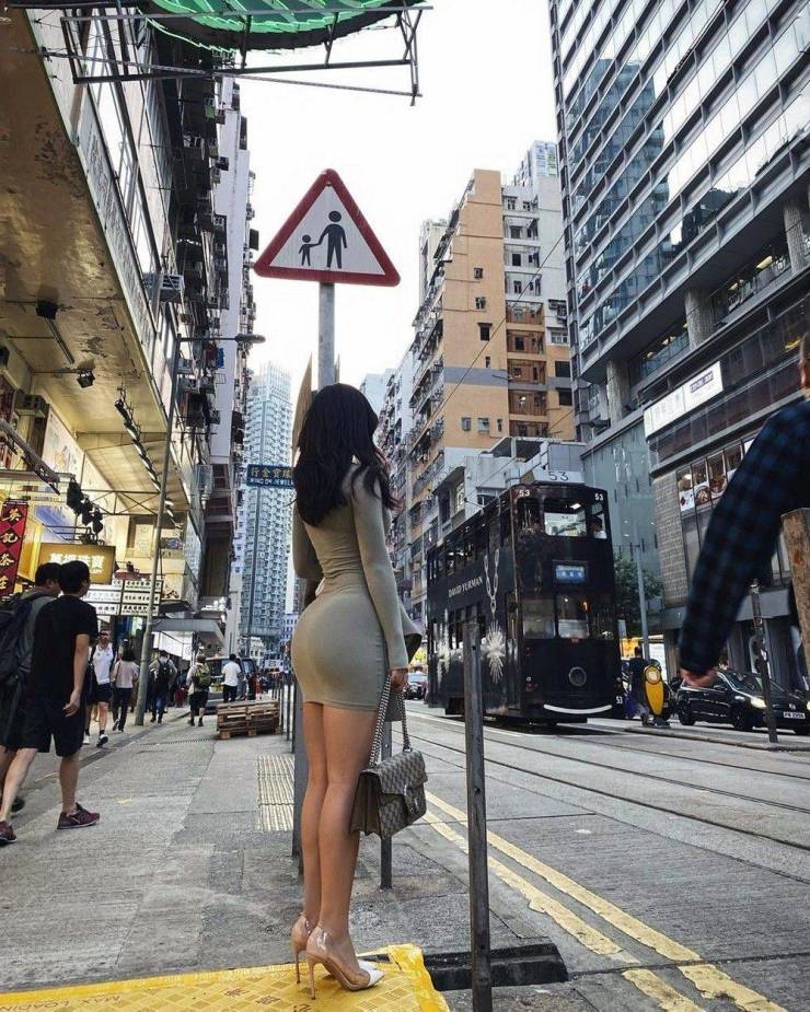 Hot Girls You Meet On The Streets