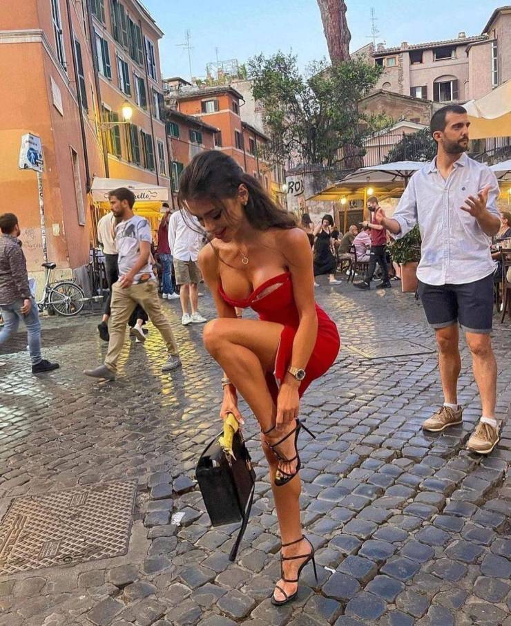 hot girls you meet on the streets 37 pics 19.html - 37 HD Photos | Premium Gallery 2023