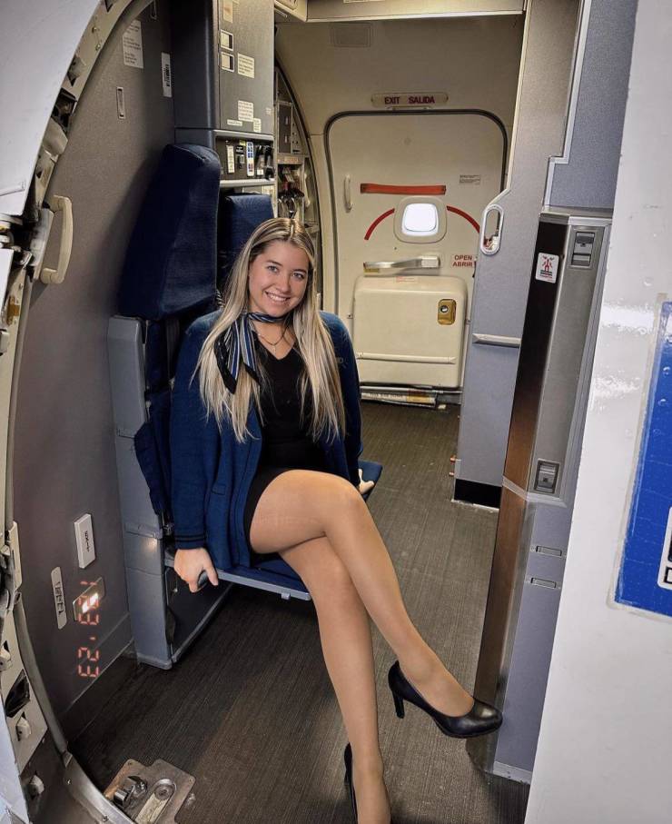 Flight Attendants Share Their Sexy Pics