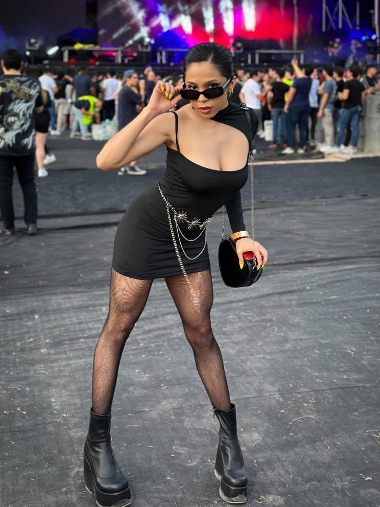 Sexy Music Festival Girls!