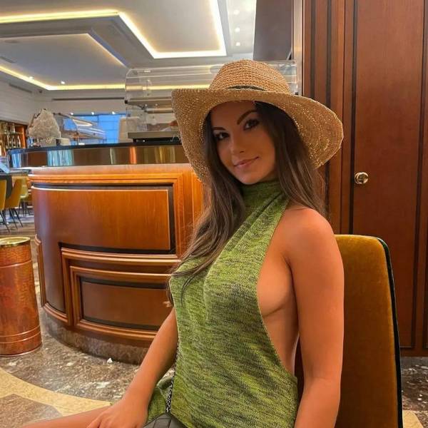 sideboobs look good from all angles 49 pics 22.html - 49 HD Photos | Premium Gallery 2023