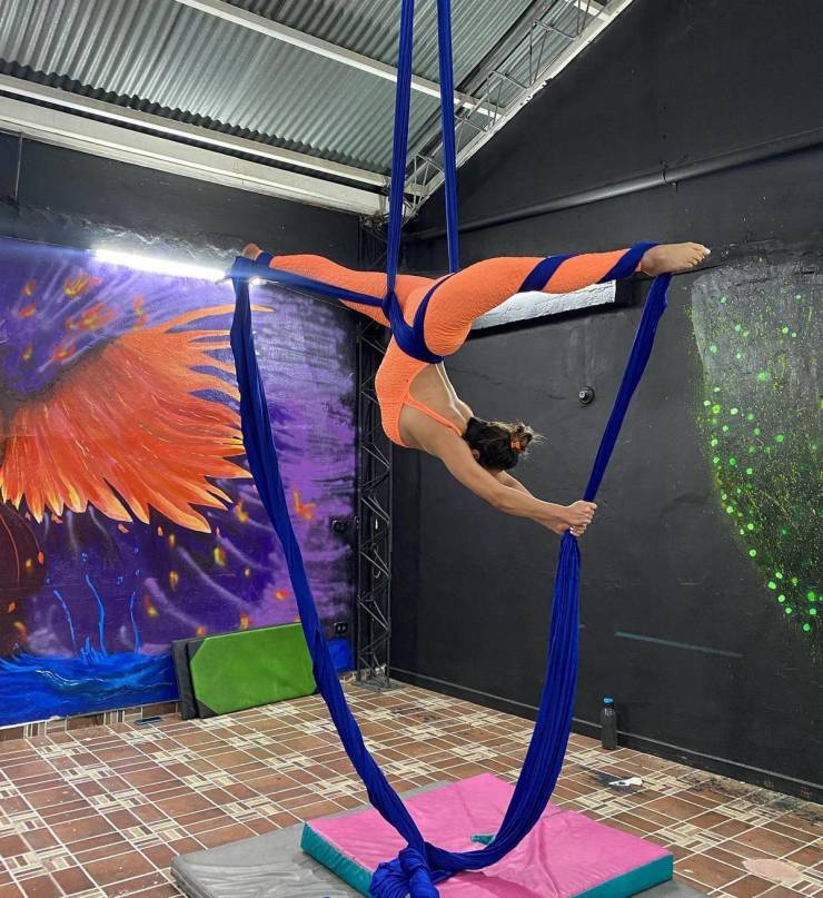 its stretching time 26 pics 4 gifs 8.html - 26 HD GIF | Premium Gallery 2023