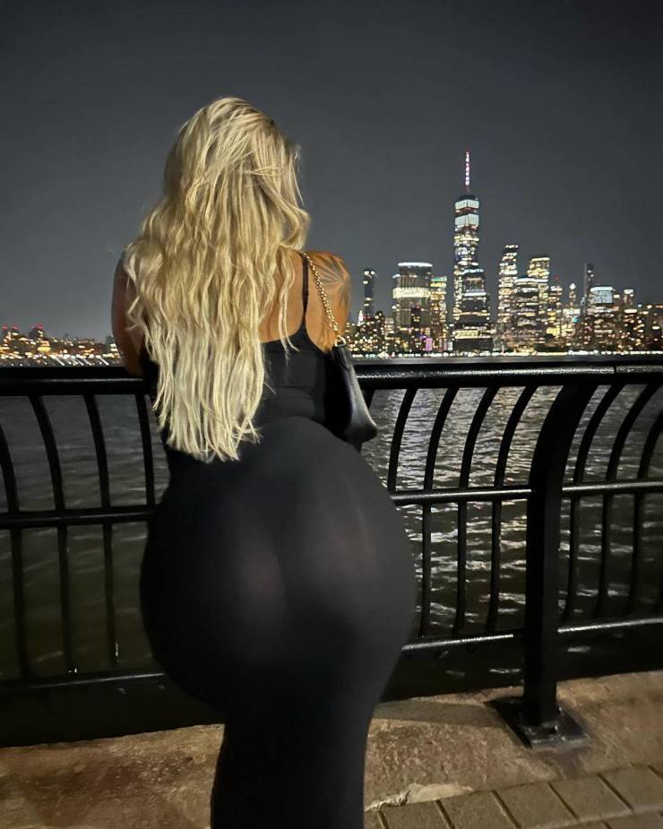 The Biggest Butt On TikTok