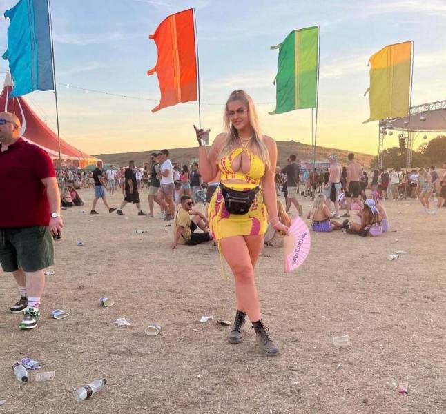 sexy girls at music festivals 45 pics 9.html - 45 HD Photos | Premium Gallery 2023