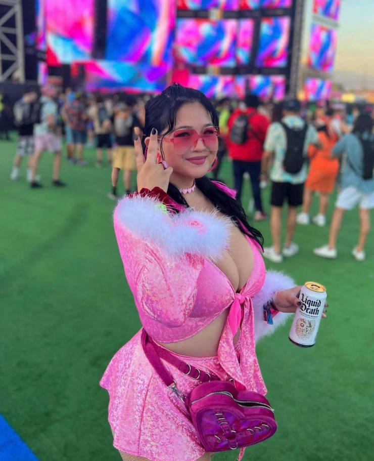 sexy girls at music festivals 45 pics 9.html - 45 HD Photos | Premium Gallery 2023