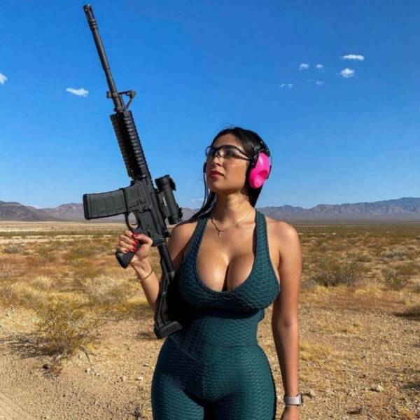 guns and girls a powerful combination 59 pics 6.html - 59 HD Photos | Premium Gallery 2023