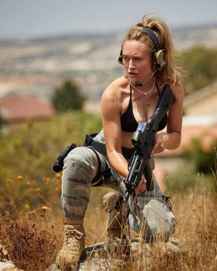 guns and girls a powerful combination 59 pics 6.html - 59 HD Photos | Premium Gallery 2023