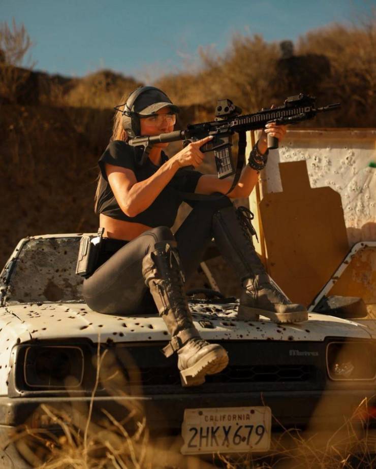 guns and girls a powerful combination 59 pics 6.html - 59 HD Photos | Premium Gallery 2023